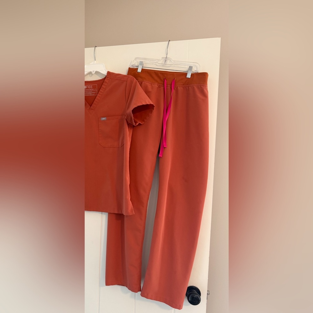 Figs Vibrant Orange Scrub Livingston Pants with Bright Pink Accents Small